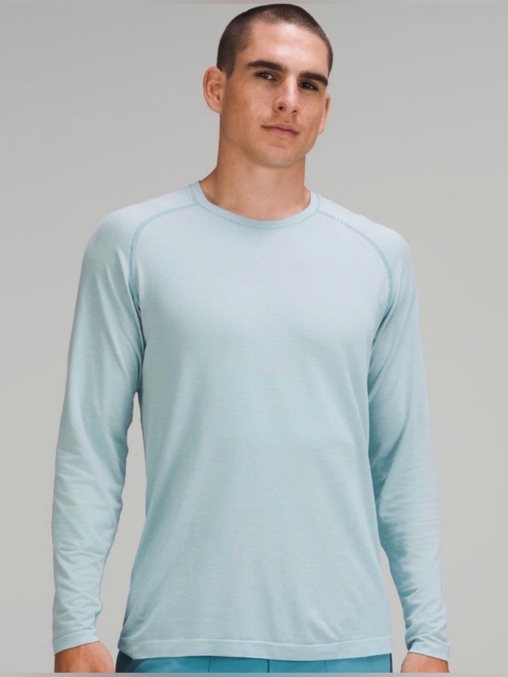 Lululemon Men’s “New Year Metal Vent Tech Long Sleeve Shirt 2.0 (XL)